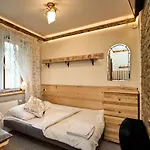 ホームステイ Zakopianka ザコパネ